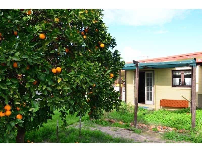 26 Gosnells Road West, Maddington WA 6109