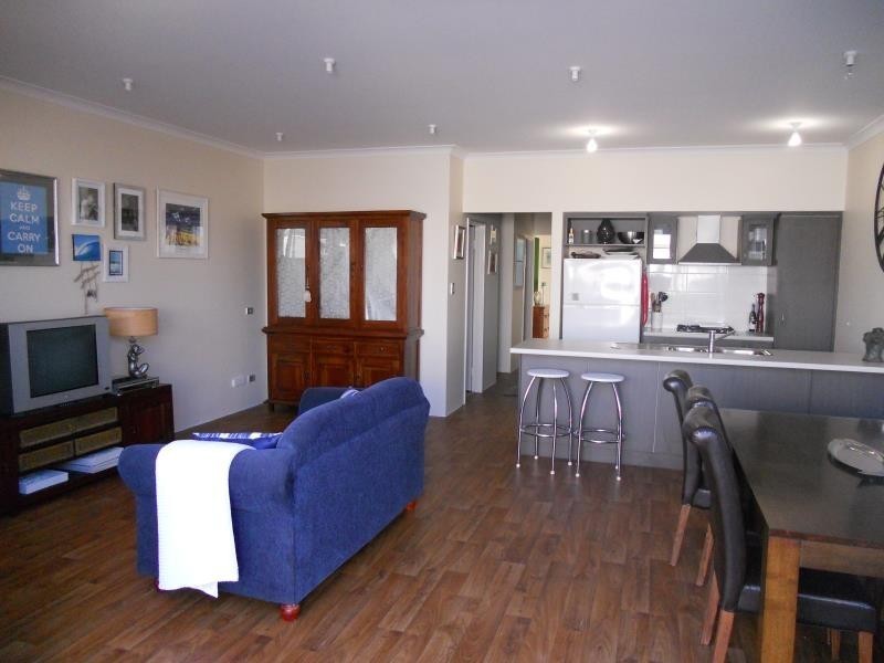 8B Bollach Green, Butler WA 6036