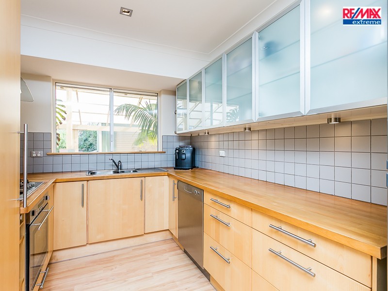 17 Flotilla Drive, Heathridge WA 6027