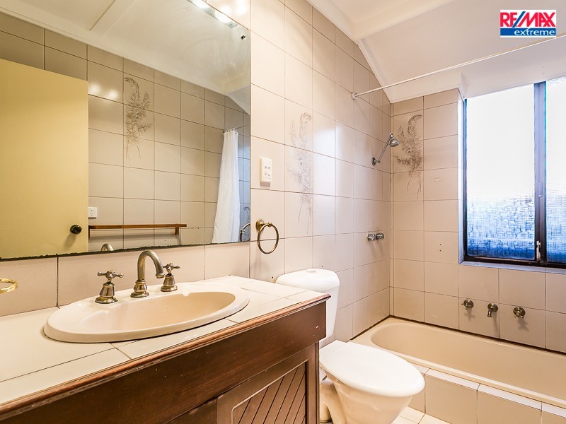 17 Flotilla Drive, Heathridge WA 6027