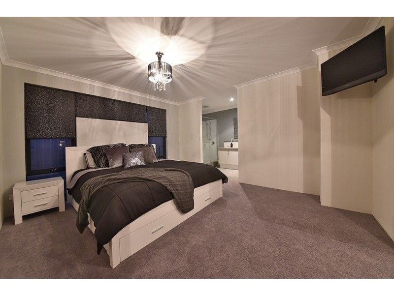 16 Rail Drive, Tapping WA 6065