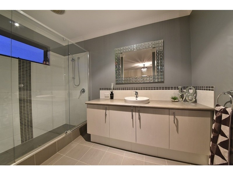 16 Rail Drive, Tapping WA 6065