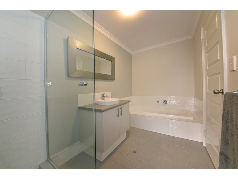 16 Rail Drive, Tapping WA 6065