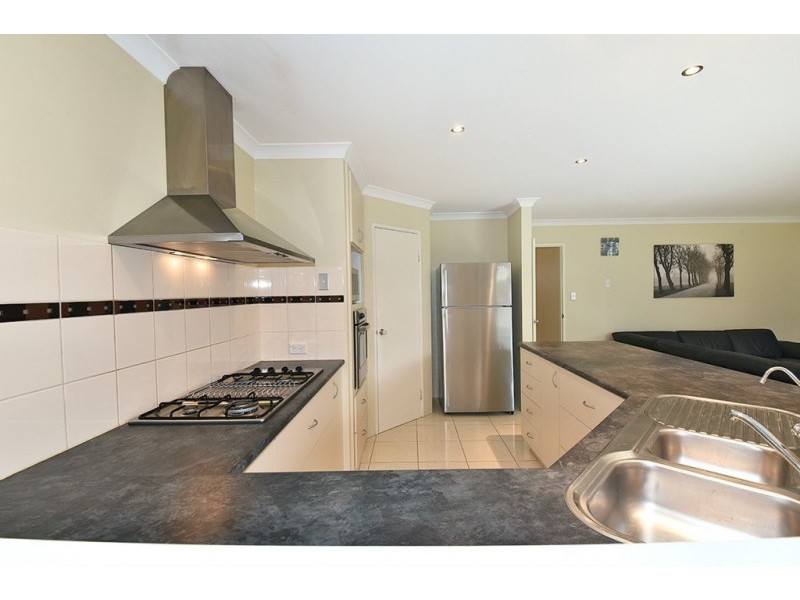 63 Clydebank Crescent, Kinross WA 6028