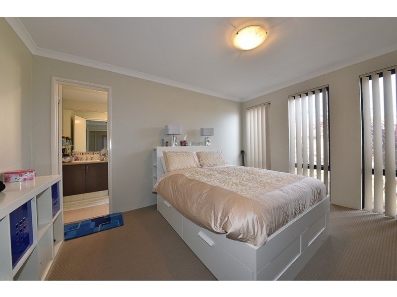 64 Jedburgh Loop, Sinagra WA 6065