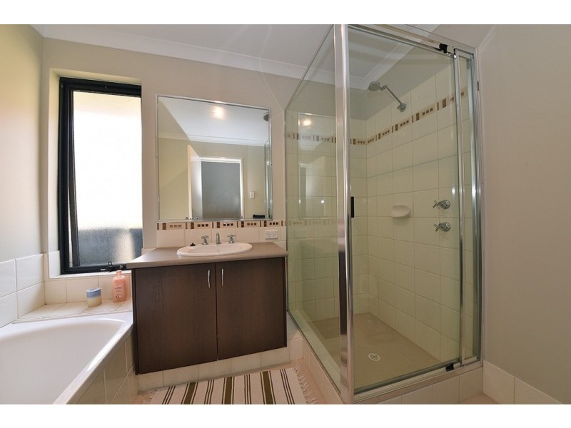 64 Jedburgh Loop, Sinagra WA 6065