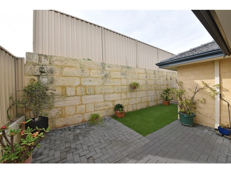 64 Jedburgh Loop, Sinagra WA 6065