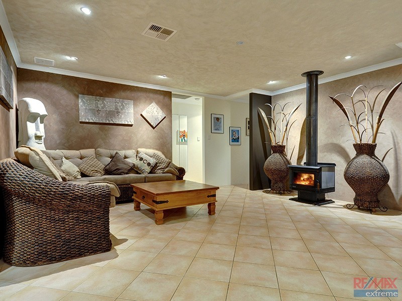 10 Panama Road, Butler WA 6036