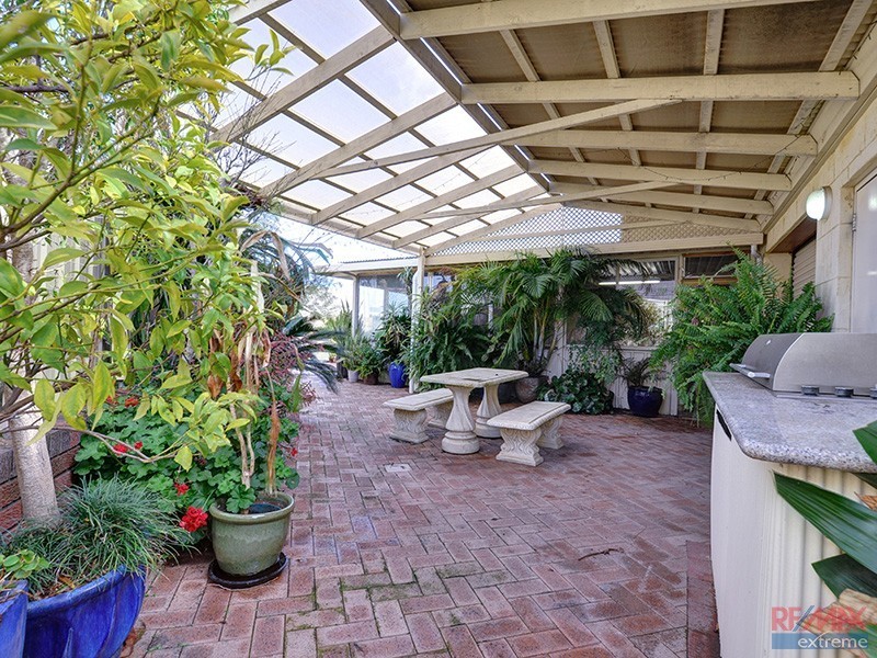 86 East Road, Pearsall WA 6065