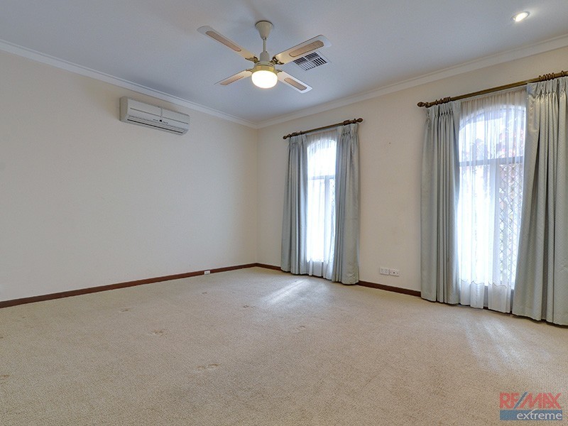86 East Road, Pearsall WA 6065