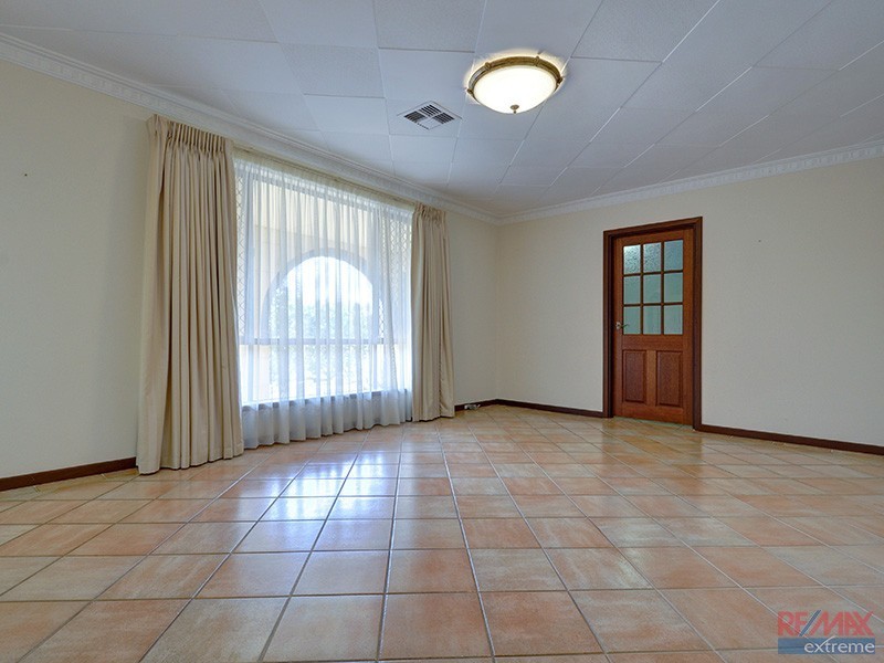 86* East Road, Pearsall WA 6065