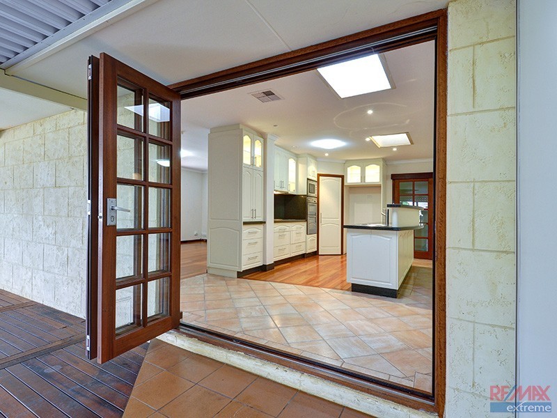 86* East Road, Pearsall WA 6065