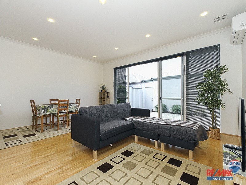 4A Bollach Green, Butler WA 6036