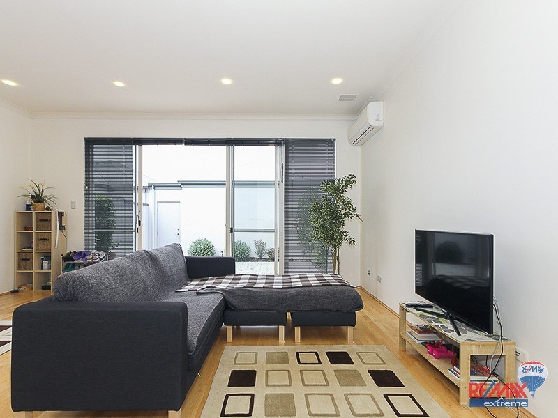 4A Bollach Green, Butler WA 6036