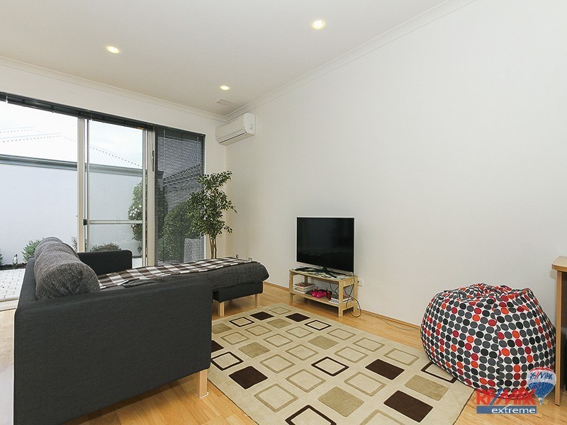 4A Bollach Green, Butler WA 6036