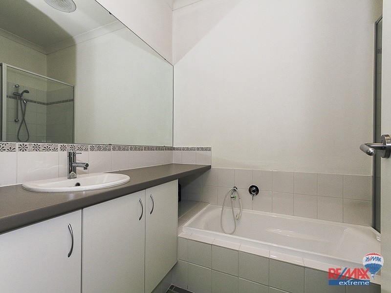 4A Bollach Green, Butler WA 6036