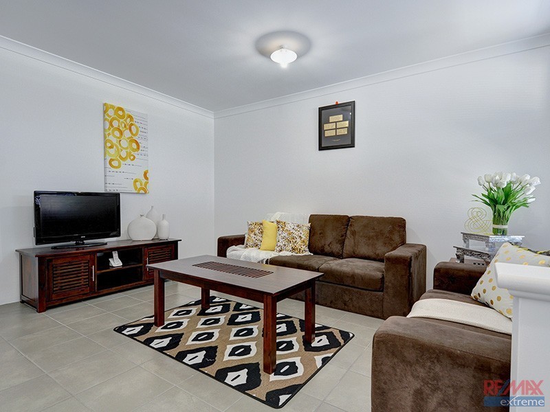 14 Mayali Bend, Banksia Grove WA 6031