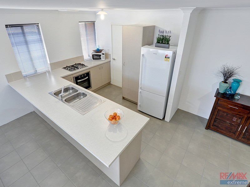 14 Mayali Bend, Banksia Grove WA 6031