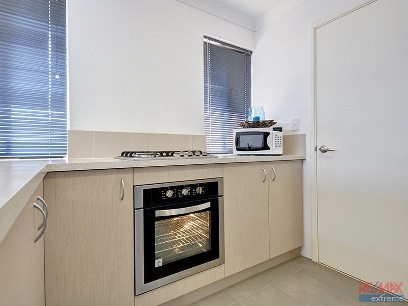 14 Mayali Bend, Banksia Grove WA 6031