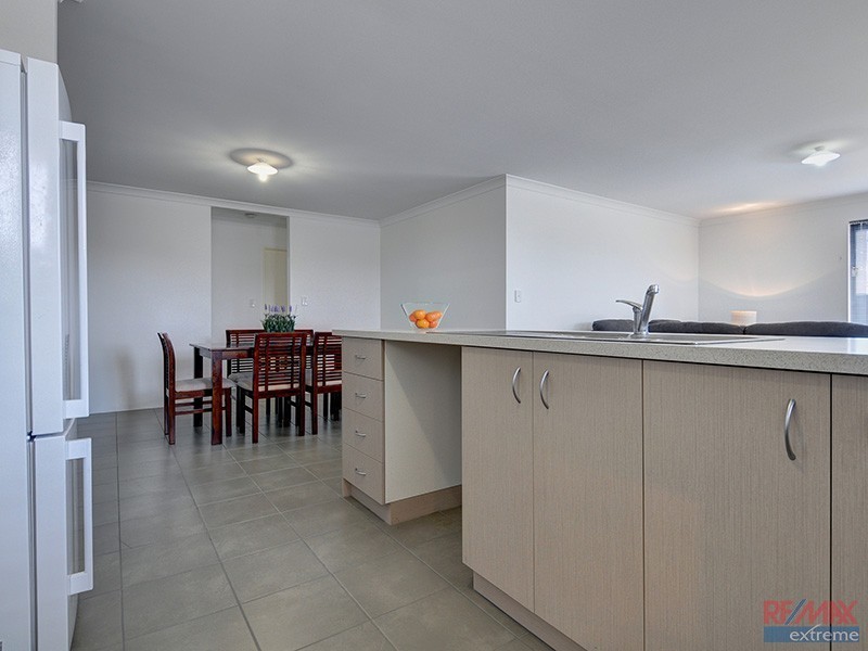 14 Mayali Bend, Banksia Grove WA 6031