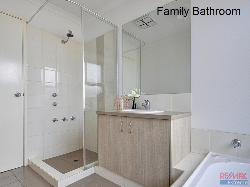 14 Mayali Bend, Banksia Grove WA 6031