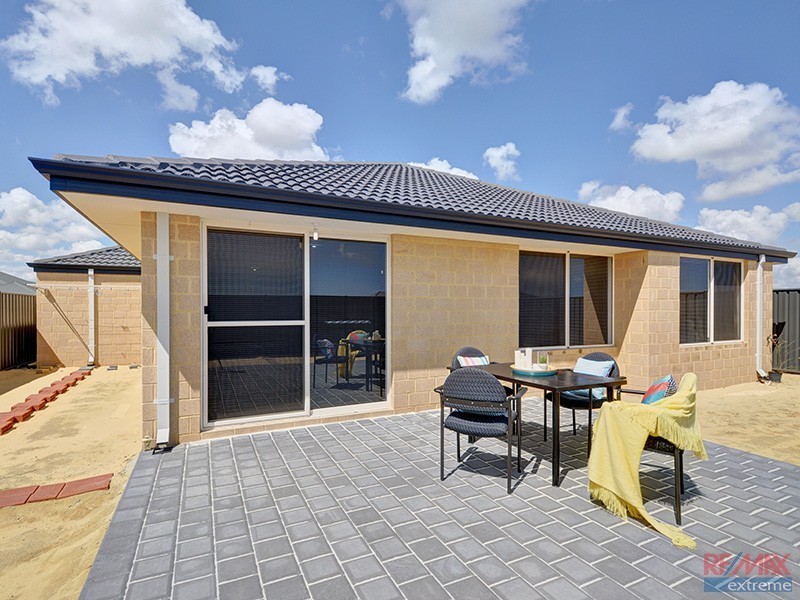 14 Mayali Bend, Banksia Grove WA 6031