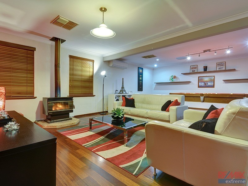 14 Laurelston Heights, Woodvale WA 6026