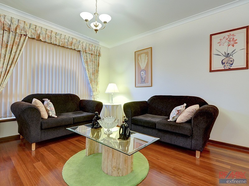 14 Laurelston Heights, Woodvale WA 6026