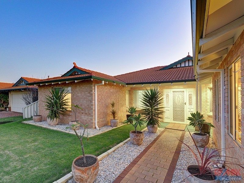 14 Laurelston Heights, Woodvale WA 6026