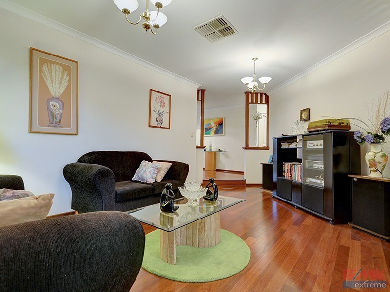 14 Laurelston Heights, Woodvale WA 6026