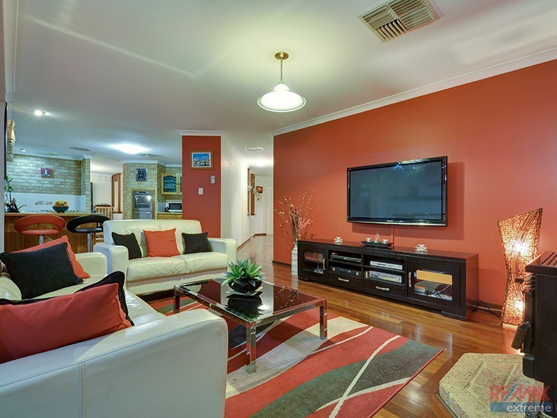 14 Laurelston Heights, Woodvale WA 6026