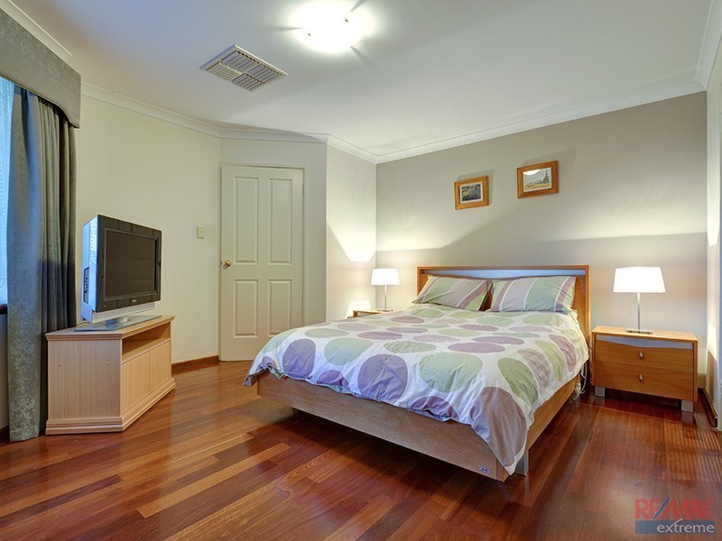 14 Laurelston Heights, Woodvale WA 6026