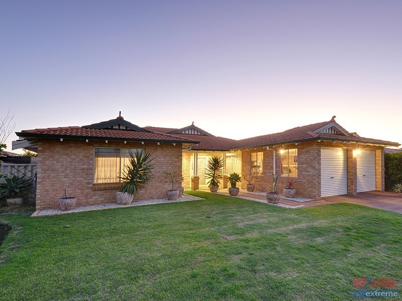 14 Laurelston Heights, Woodvale WA 6026