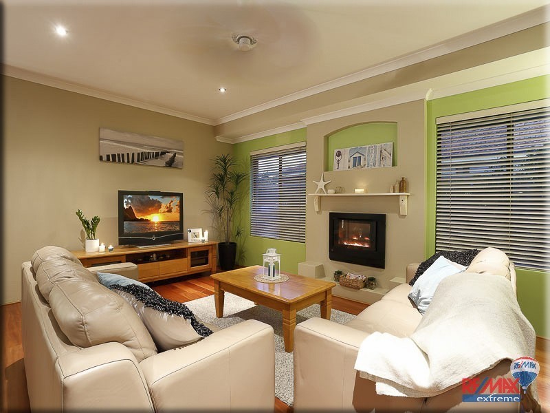 16 Ammanford Crescent, Butler WA 6036