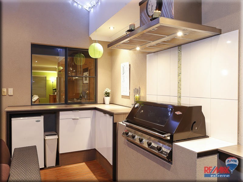 16 Ammanford Crescent, Butler WA 6036