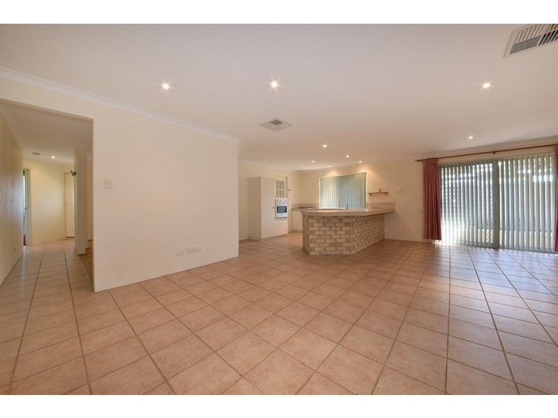6 Kattamorda Pass, Sinagra WA 6065
