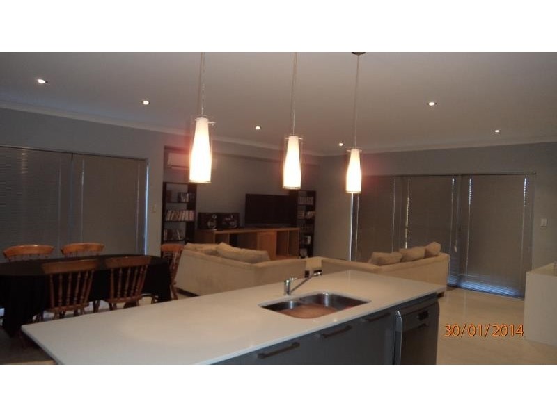 6 Mamoose Road, Banksia Grove WA 6031