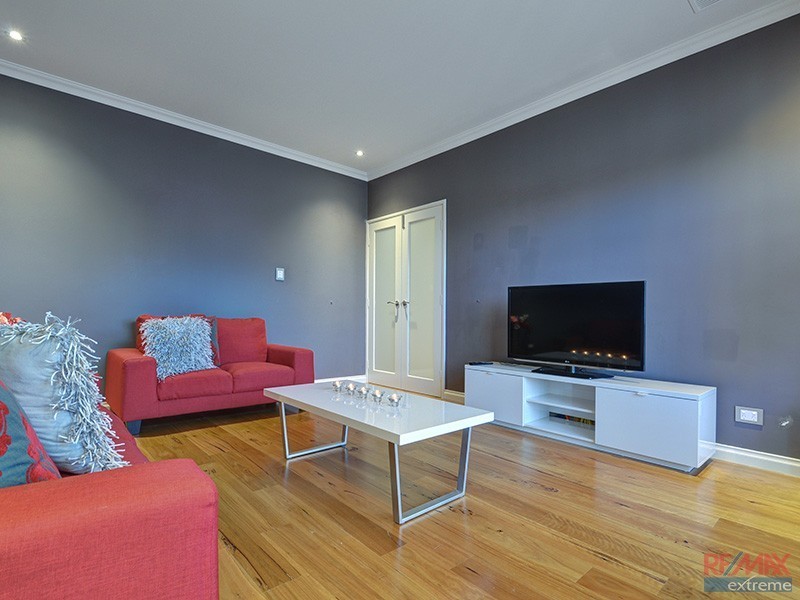 11 Venice Entrance, Iluka WA 6028