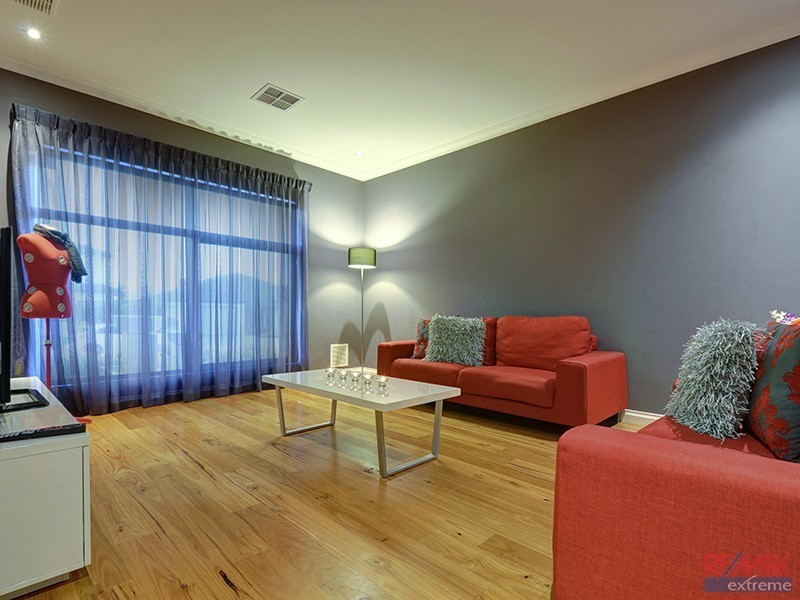 11 Venice Entrance, Iluka WA 6028