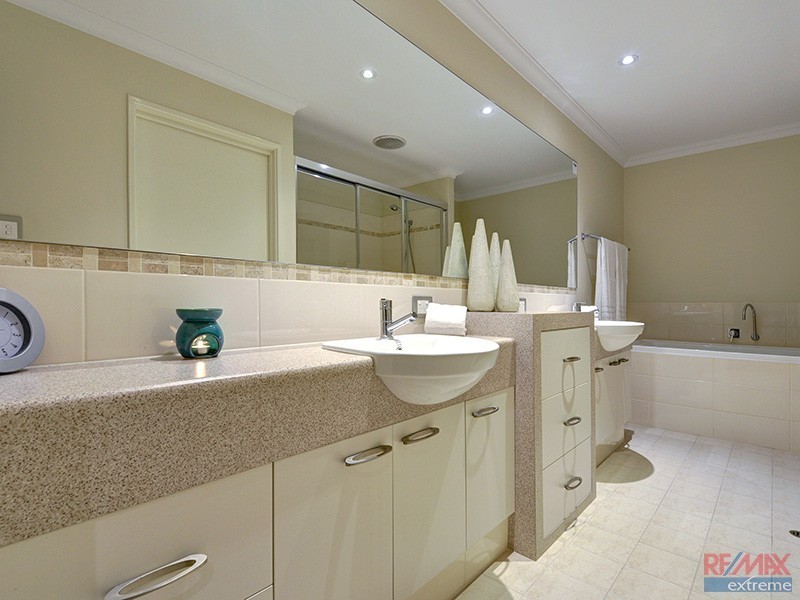 11 Venice Entrance, Iluka WA 6028