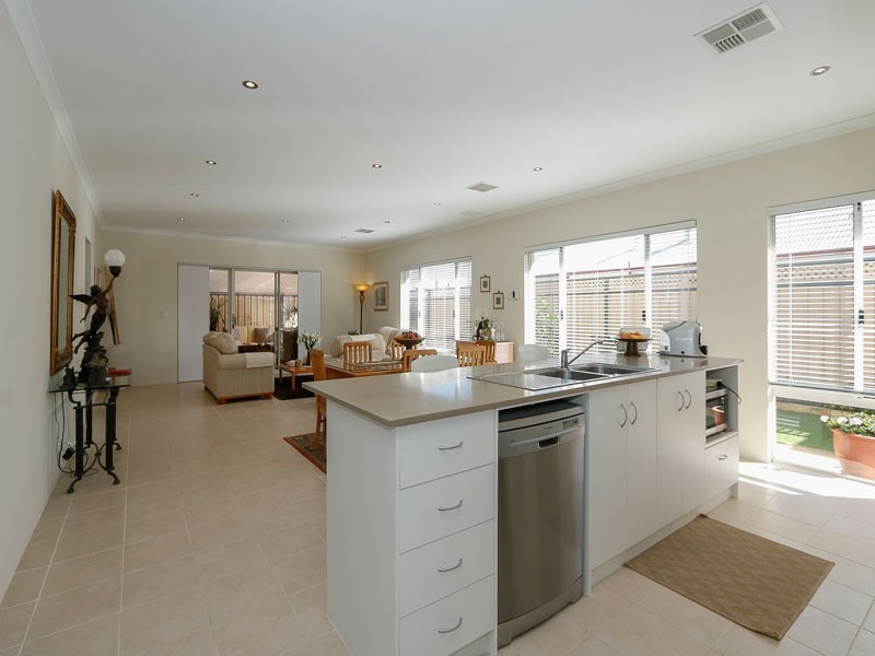 21 Finke Bend, Yanchep WA 6035