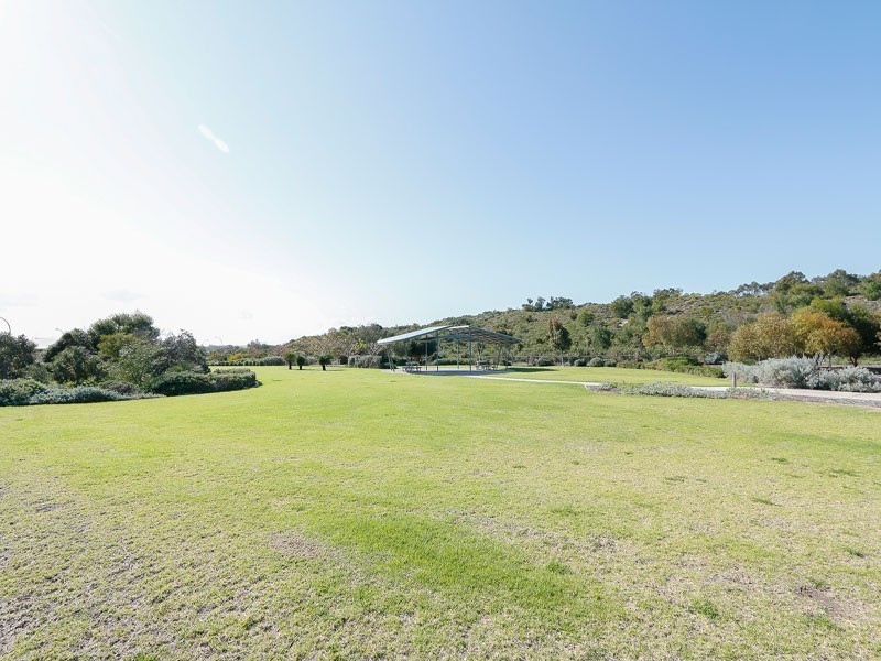 21 Finke Bend, Yanchep WA 6035