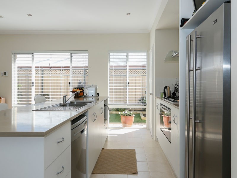 21 Finke Bend, Yanchep WA 6035