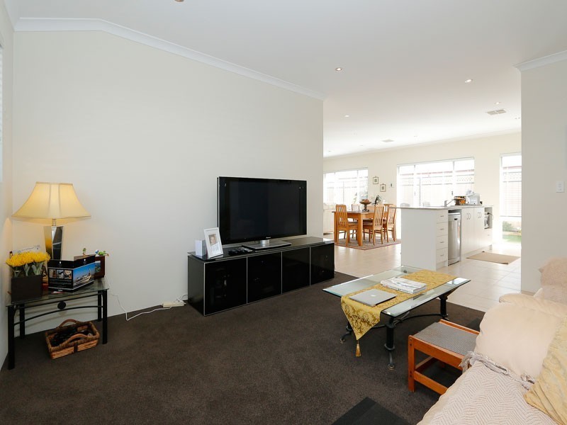 21 Finke Bend, Yanchep WA 6035