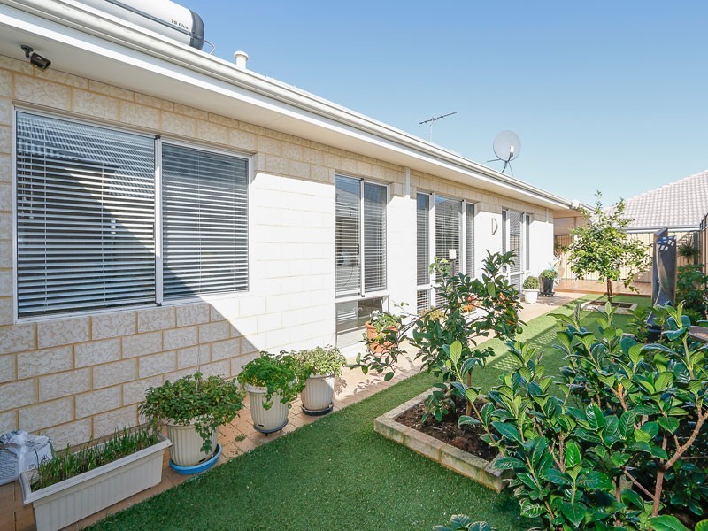 21 Finke Bend, Yanchep WA 6035