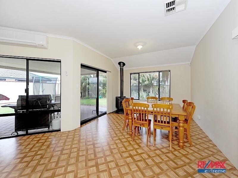 116 East Road, Pearsall WA 6065