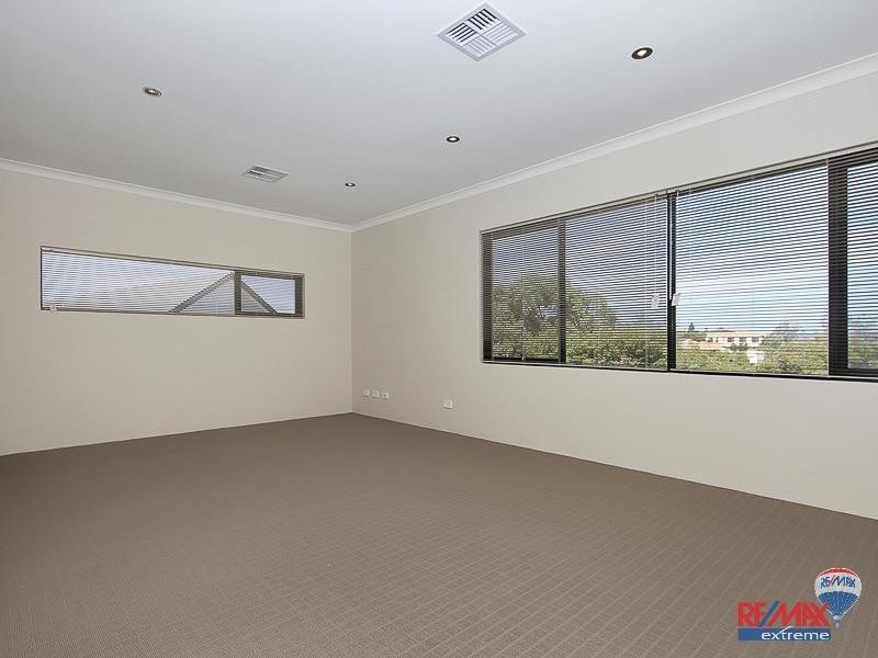 4/49 Discovery Circuit, Iluka WA 6028