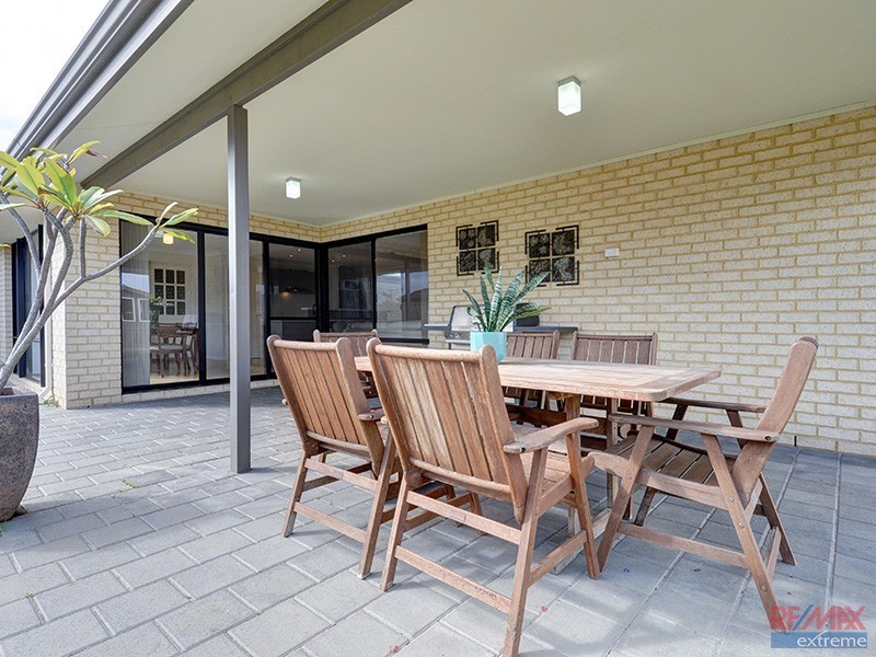 15 Hillsborough Parkway, Ridgewood WA 6030