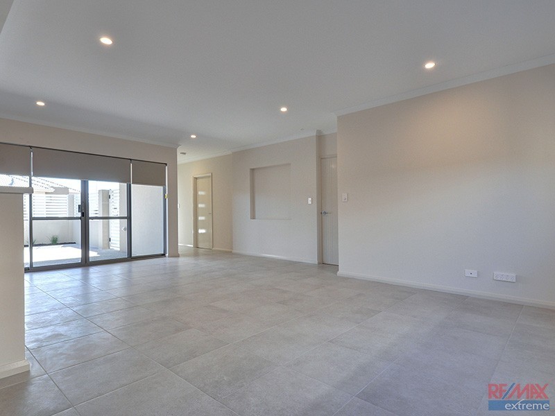 25 Matta Way, Pearsall WA 6065