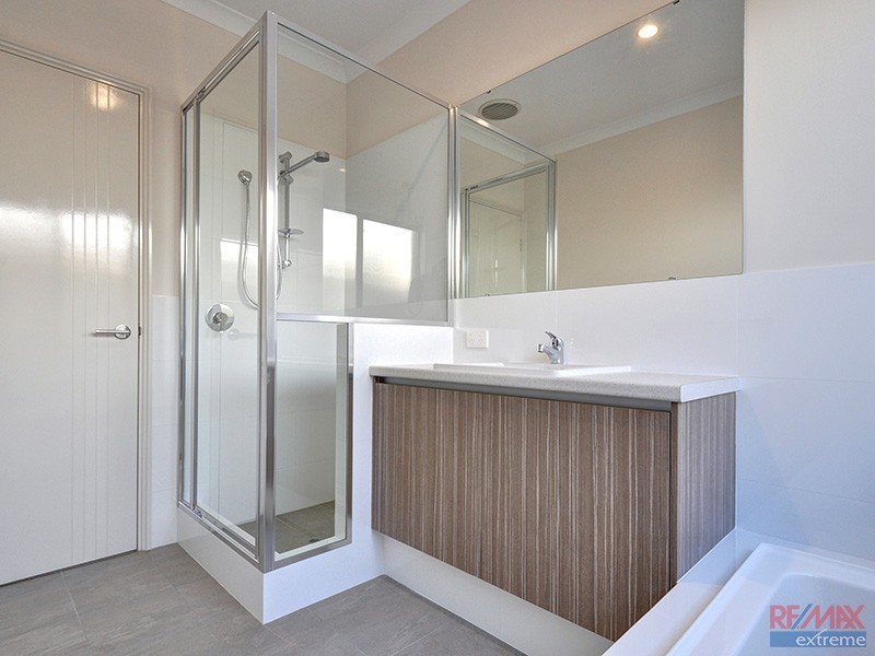 25 Matta Way, Pearsall WA 6065